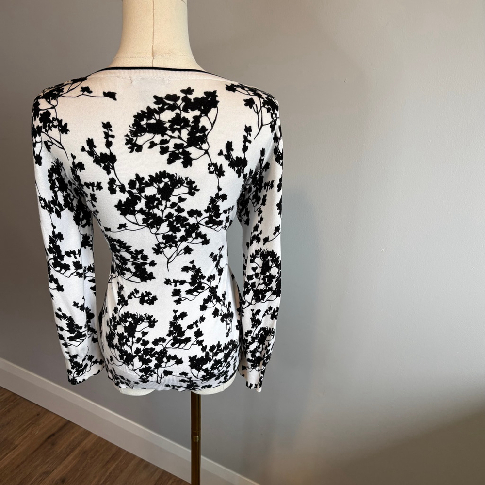 H&M Women's Black & White Floral Cotton Knit Cardigan, SZ M - Picture 3 of 8